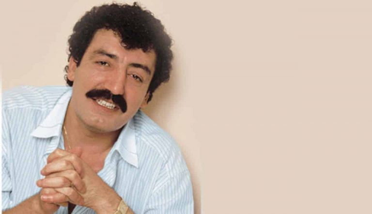 Müslüm Gürses – Hangimiz Sevmedik Notaları